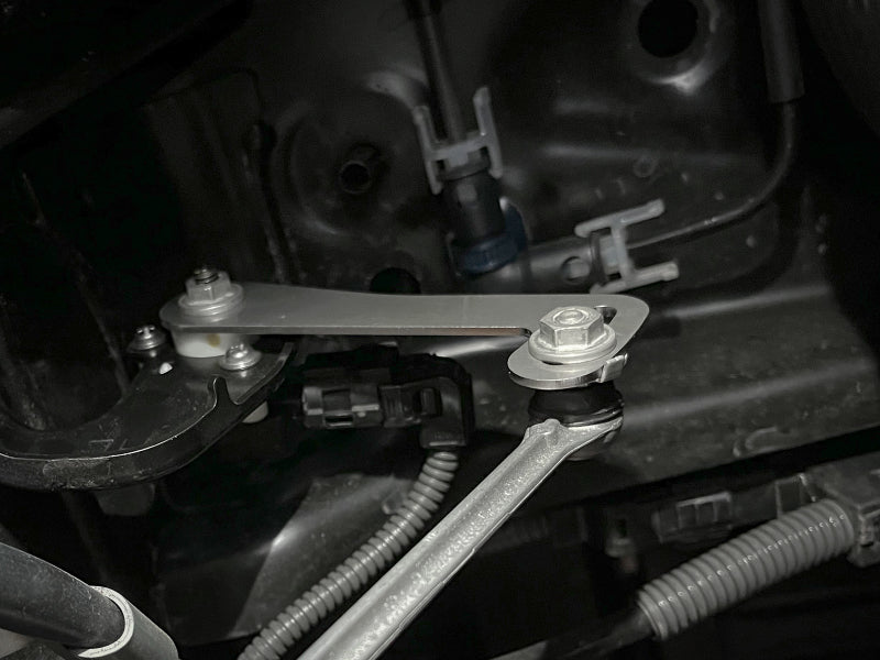 aFe CONTROL Rear Leveling Kit for Toyota Tundra V6-3.4L with Self-Leveling Air Suspension (PN: 416-72T006-A)