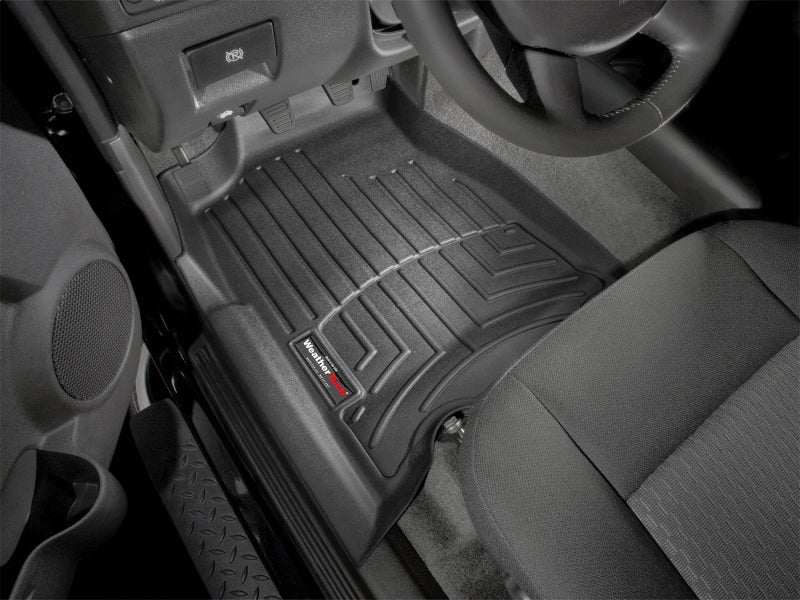 WeatherTech DigitalFit Front FloorLiner for GMC Canyon and Chevrolet Colorado (2004-2005, Ext Cab) in Black