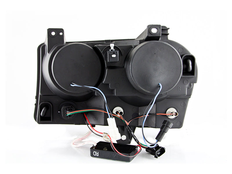 ANZO 2005-2010 Chrysler 300 Projector Headlights with Halo Black Housing Pair