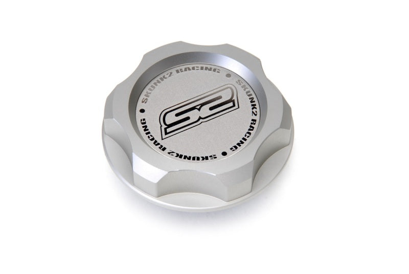 Skunk2 Racing Polished Billet Oil Cap for Honda Engines (Part #skk626-99-0070)