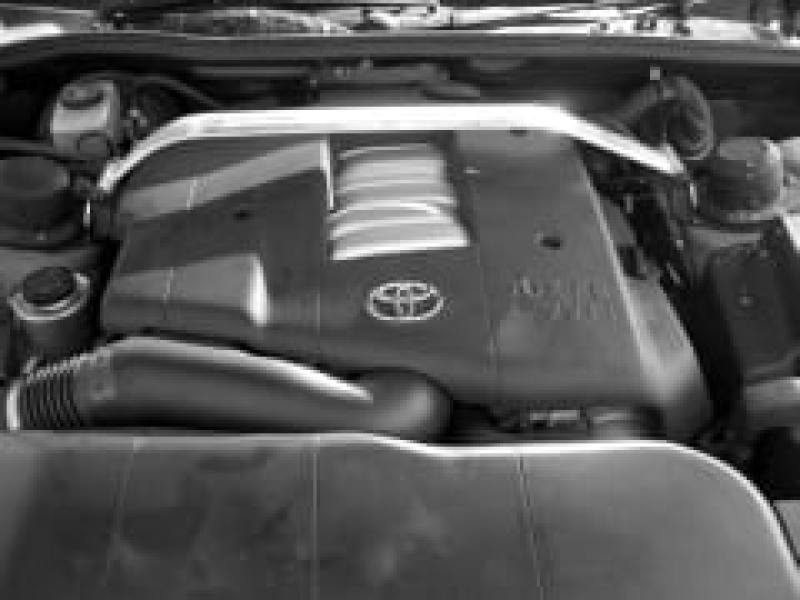 Cusco OS Front Strut Bar for Toyota Celsior UCF20/21 – Enhanced Suspension Stability and Handling