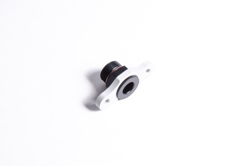 Radium Engineering Nissan VQ FPD Adapter (8AN ORB / 11mm Bore / 42mm Spacing / M6) for Automotive Applications