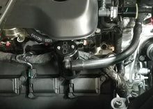 Load image into Gallery viewer, J&amp;L JLT3067P-B 3.0 Oil Separator, Passenger Side, Black Anodized for 2019-2026 Ram 1500 5.7L
