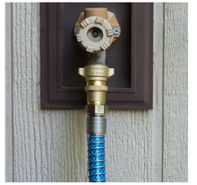 Load image into Gallery viewer, Camco Brass Marine/RV Water Pressure Regulator, 40–50 PSI (40055)