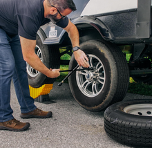 Load image into Gallery viewer, Camco Curved Trailer Aid with Wheel Chock &amp; Rubber Base Pad (44436)