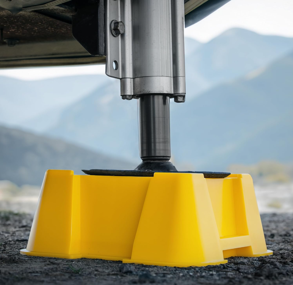 Camco FasTen RV Leveling High-Gain Base “Big Blocks”, 2-Pack (44539)