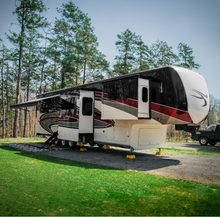 Load image into Gallery viewer, Camco FasTen RV Leveling High-Gain Base “Big Blocks”, 2-Pack (44539)