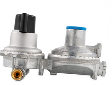 Load image into Gallery viewer, Camco Propane Double-Stage Auto-Changeover Regulator