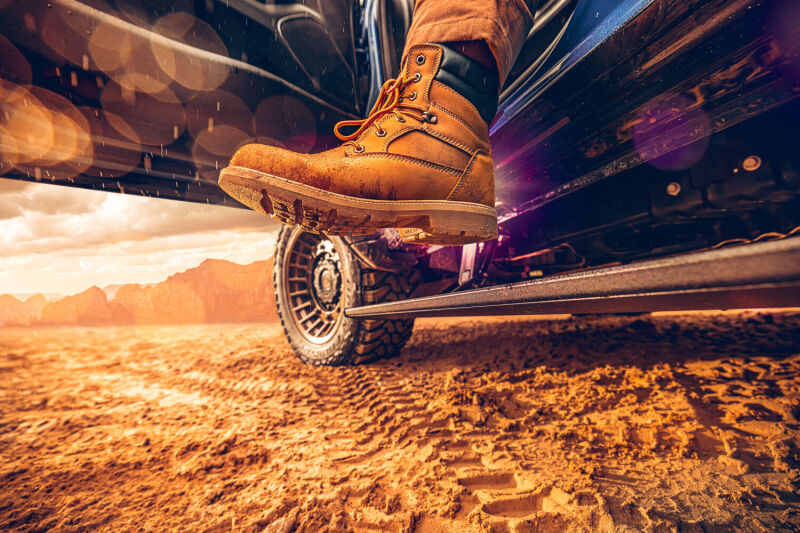 AMP Research PowerStep Plug & Play Electric Running Boards for 2025 Ram 1500 * Black